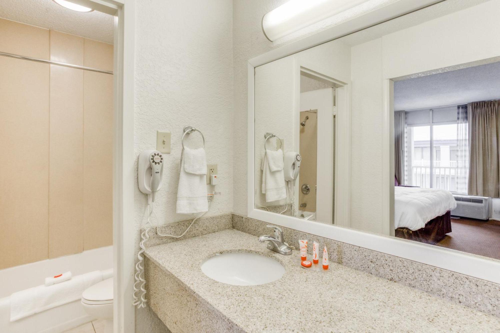 Oyo Townhouse Owensboro West Hotel Екстериор снимка